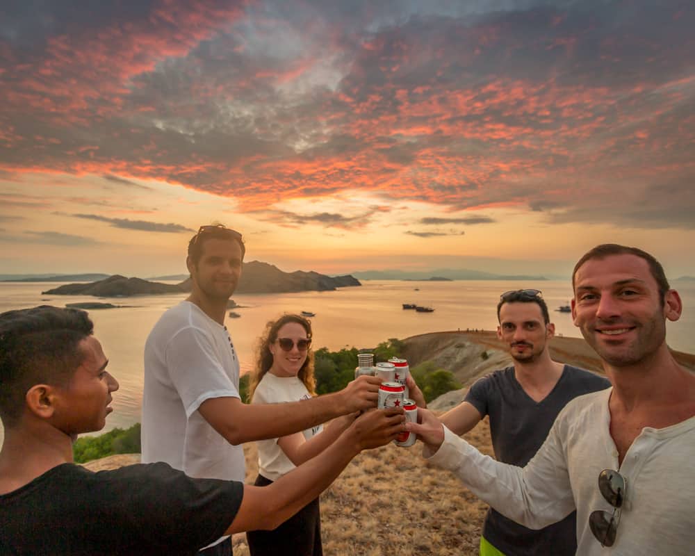 Sunset Sebayur Liveaboard Komodo